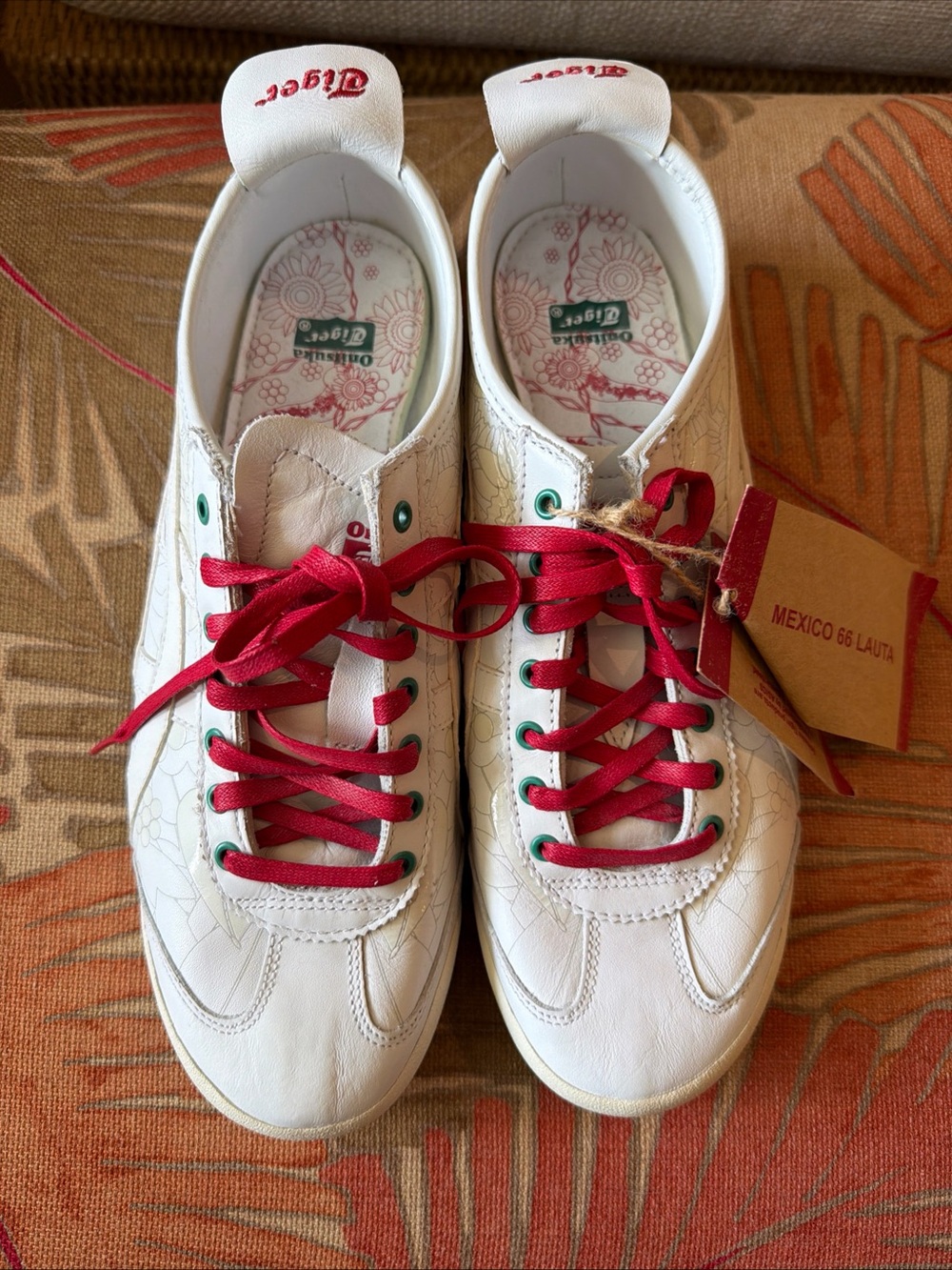 Vintage NWT Onitsuka Tiger by Asics Mexico 66 White Sneakers with Red Laces 9.5